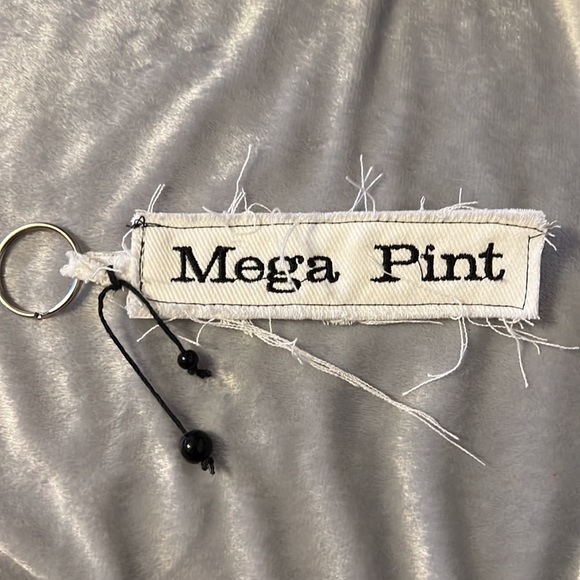 Mega Pint Key Fob-Cork & Hemp Embroidery-Glass Black Pearl-Team Johnny Depp 🍷☠️ - Picture 5 of 5